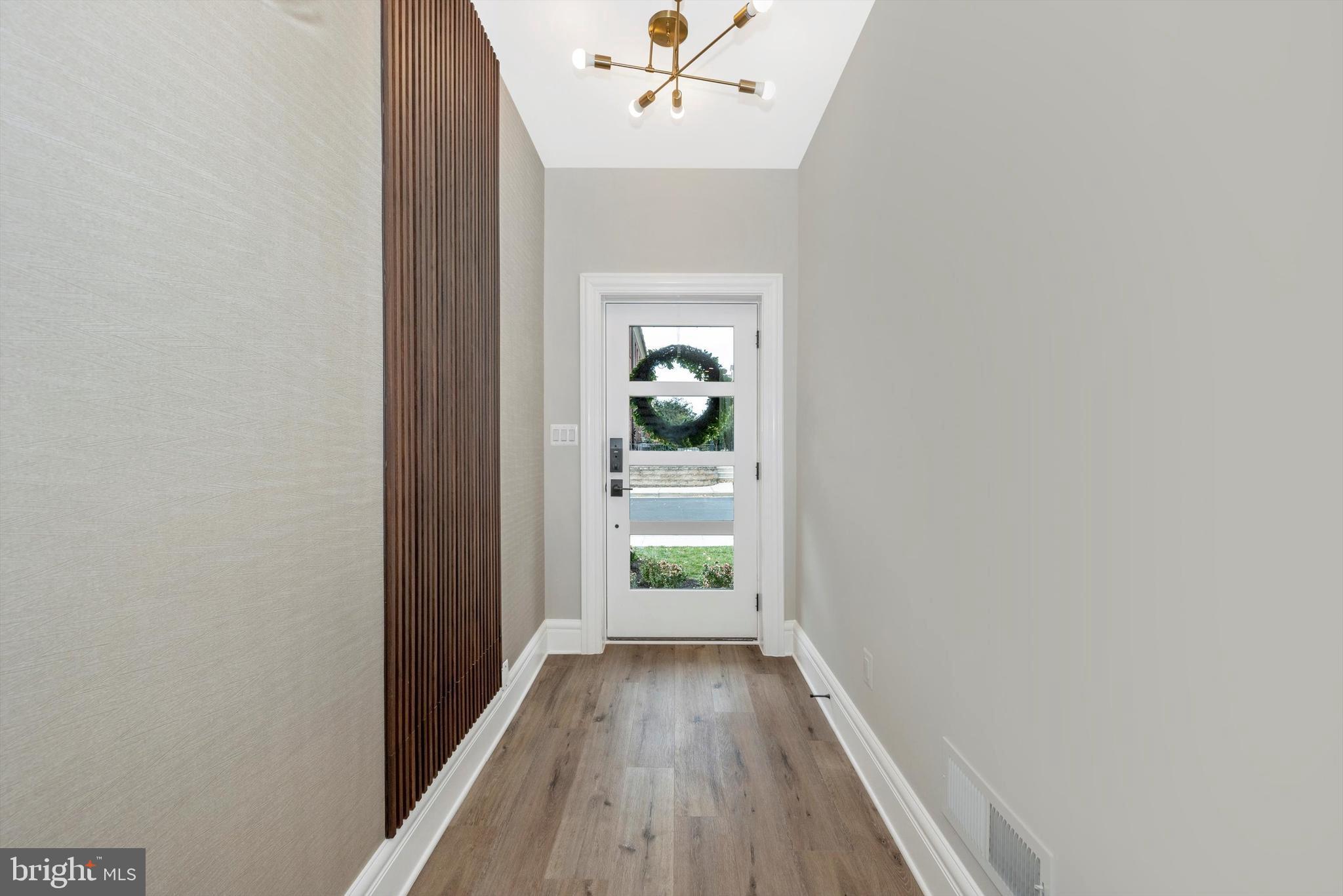 424 North Maxwell Avenue Frederick, MD 21701 - Photo 5 of 58 Entry