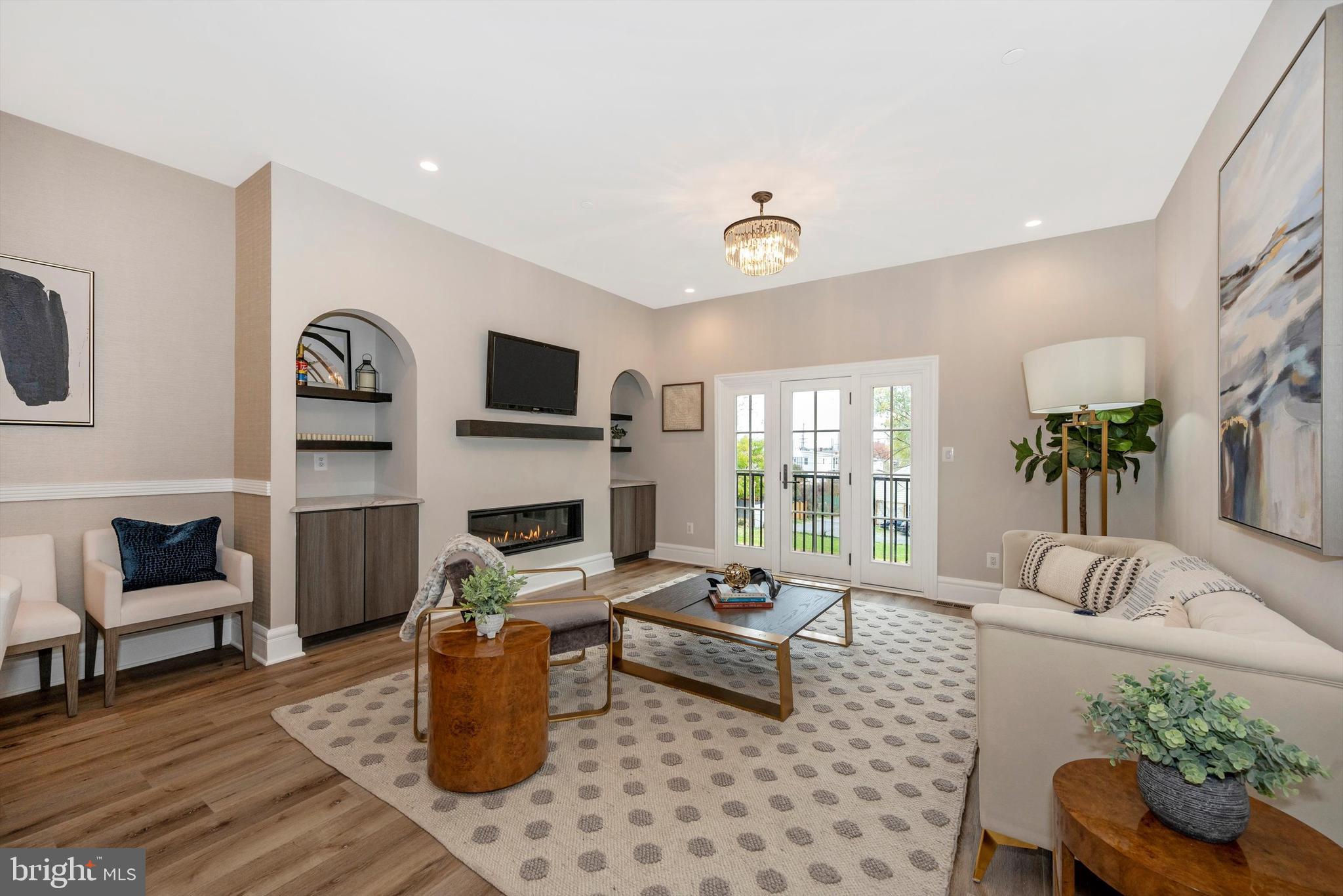 424 North Maxwell Avenue Frederick, MD 21701 - Photo 7 of 58 Living Room
