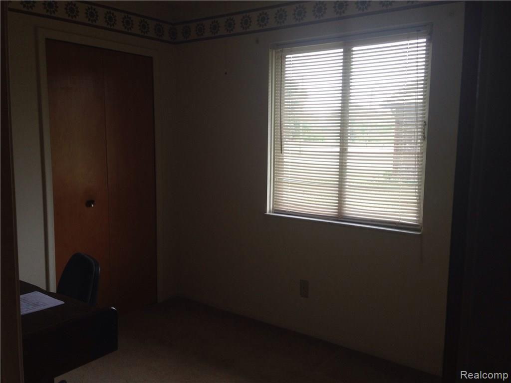 23800 Inkster Road New Boston, MI 48164 - Photo 9 of 28 image.jpg