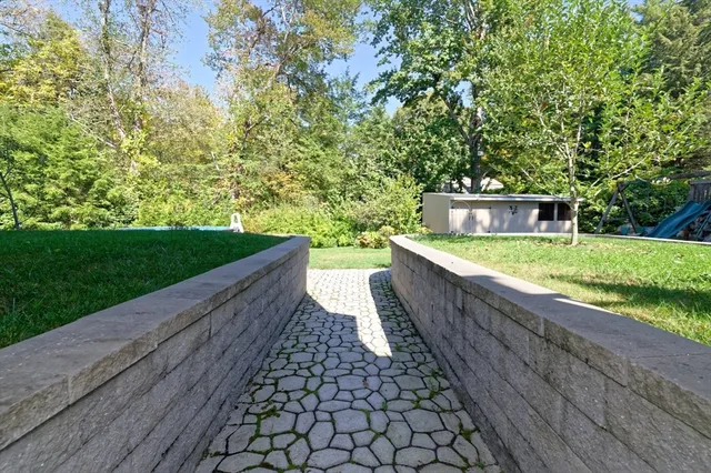 $1,100,000 | 22 Jacobs Road, Southbridge, MA 01550