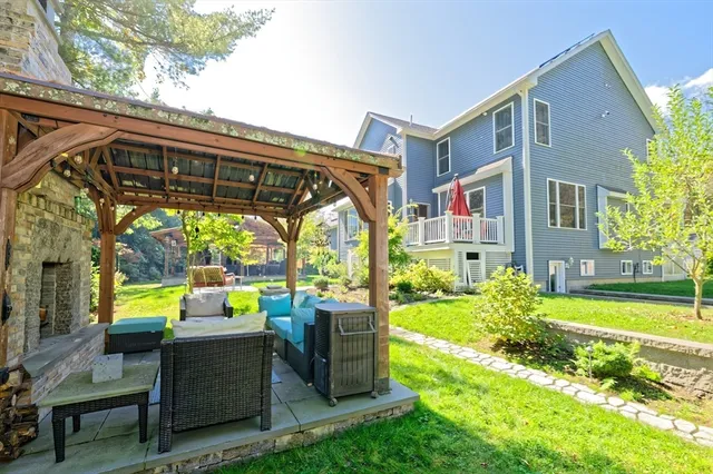 $1,100,000 | 22 Jacobs Road, Southbridge, MA 01550