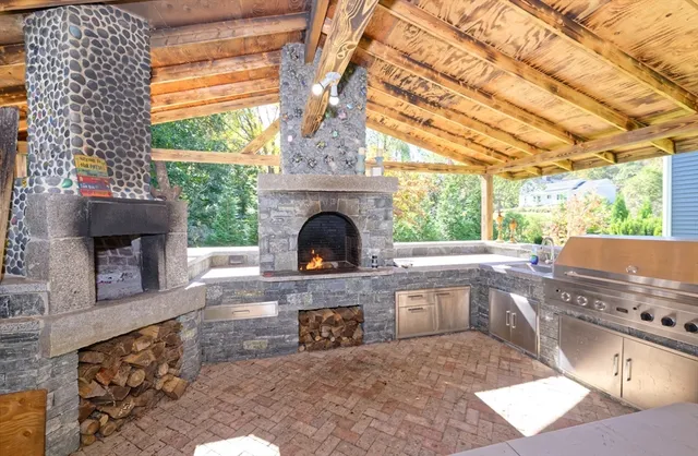 $1,100,000 | 22 Jacobs Road, Southbridge, MA 01550