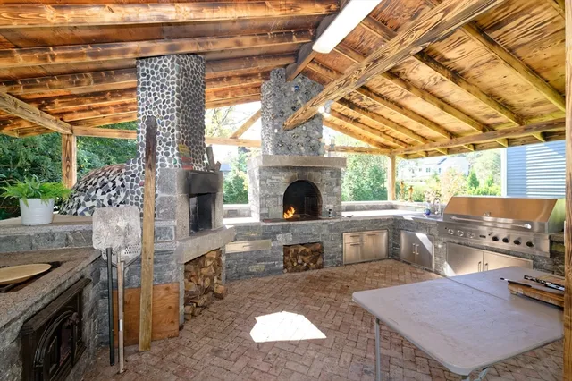 $1,100,000 | 22 Jacobs Road, Southbridge, MA 01550