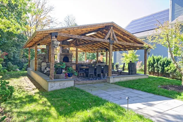 $1,100,000 | 22 Jacobs Road, Southbridge, MA 01550