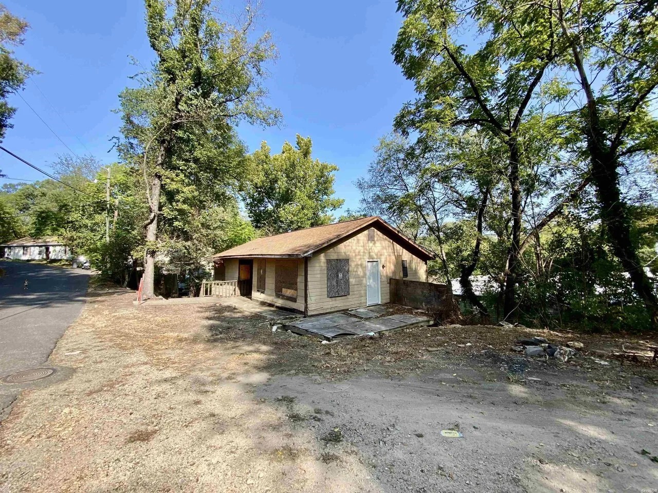 111 Shadow Terrace Hot Springs, AR 71901 - Photo 2 of 21 a view of a house with a yard