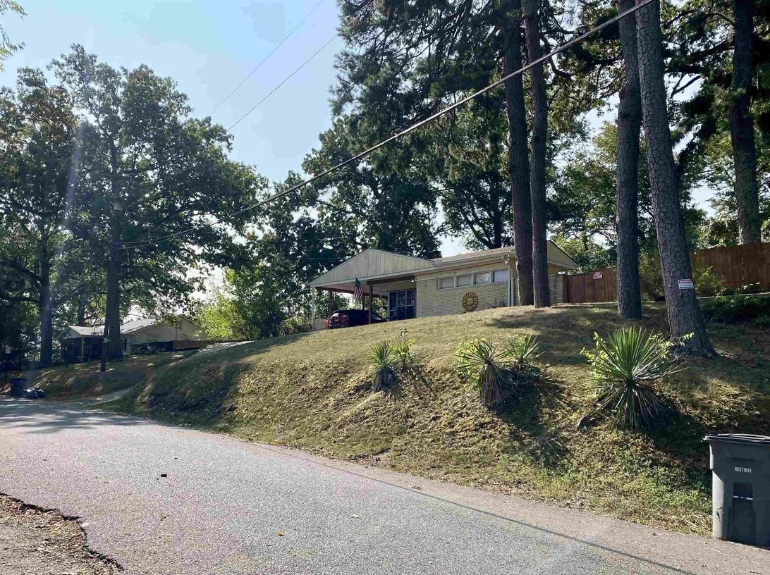 111 Shadow Terrace Hot Springs, AR 71901 - Photo 21 of 21 a view of a house with a yard