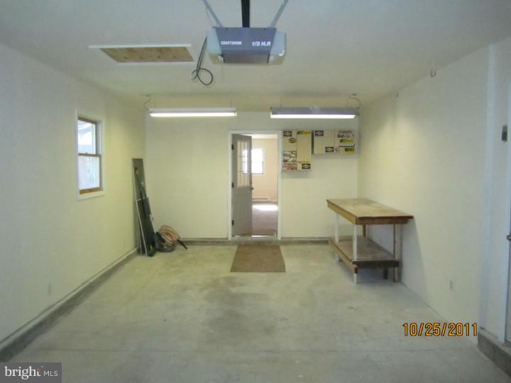 810 Chatham Road Fairless Hills, PA 19030 - Photo 18 of 23 Garage