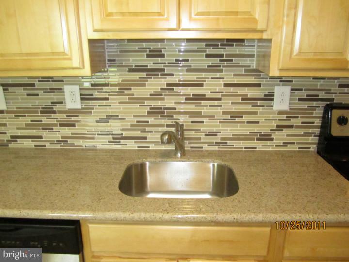 810 Chatham Road Fairless Hills, PA 19030 - Photo 6 of 23 Kitchen