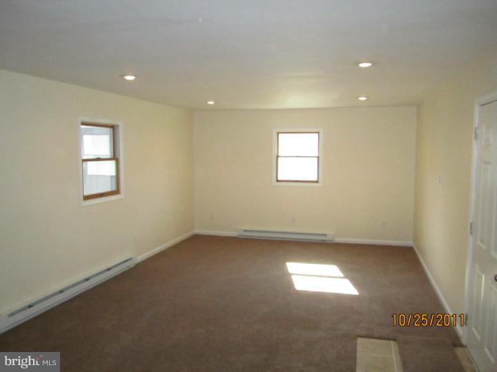 810 Chatham Road Fairless Hills, PA 19030 - Photo 8 of 23 Family Room