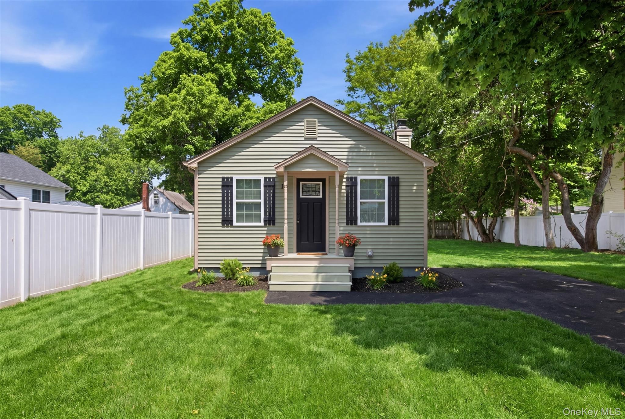 19 Lacrosse Road Mastic Beach, NY 11951 - Photo 6 of 26