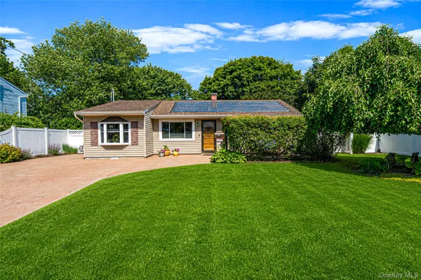 $689,000 | 1053 Ocean Avenue, Bay Shore, NY 11706