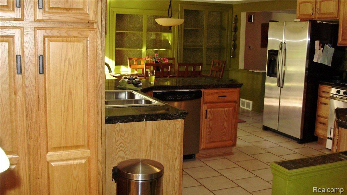 71601 Weeks Road Richmond, MI 48062 - Photo 13 of 24 P1010086_edited