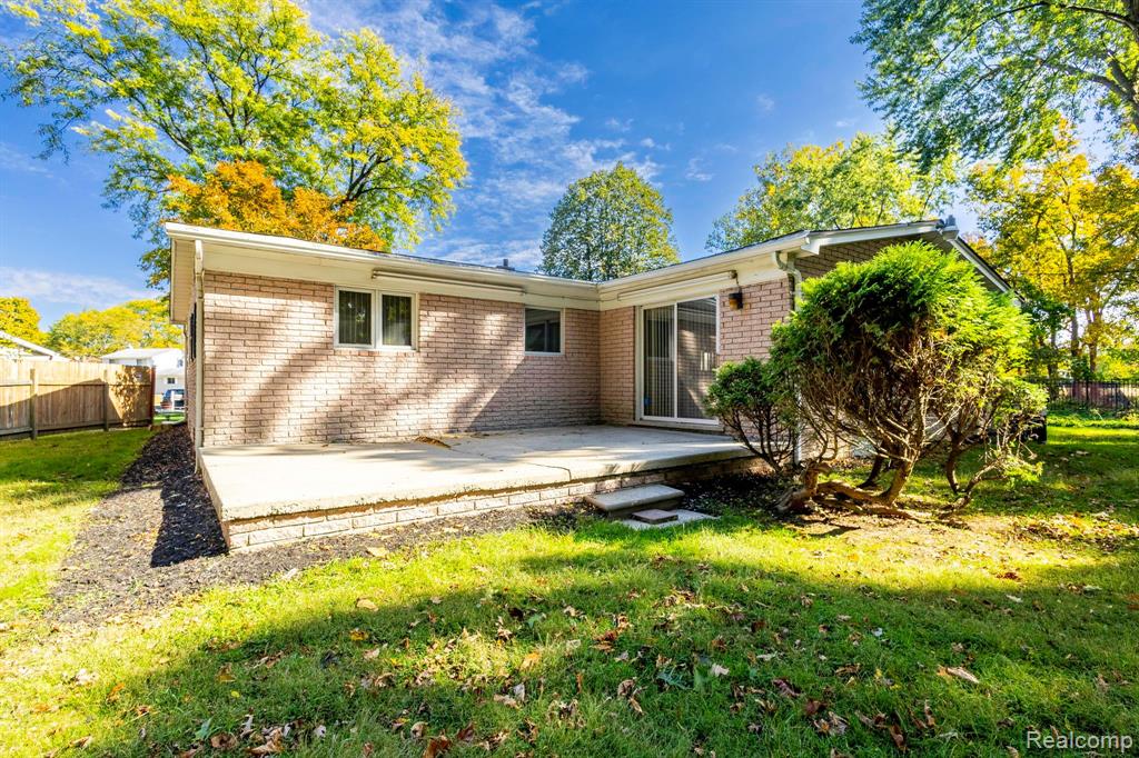 23605 Rockingham Street Southfield, MI 48033 - Photo 46 of 52