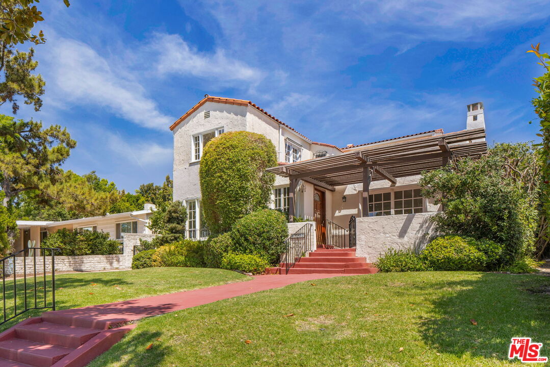 1007 Matilija Road Glendale, CA 91202 - Photo 1 of 21 Gallery Image 1
