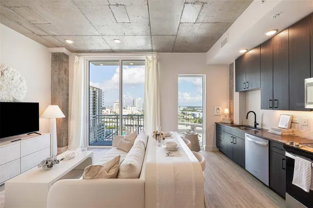 $2,908 | 601 North 12th Street, Unit A10, Tampa, FL 33602