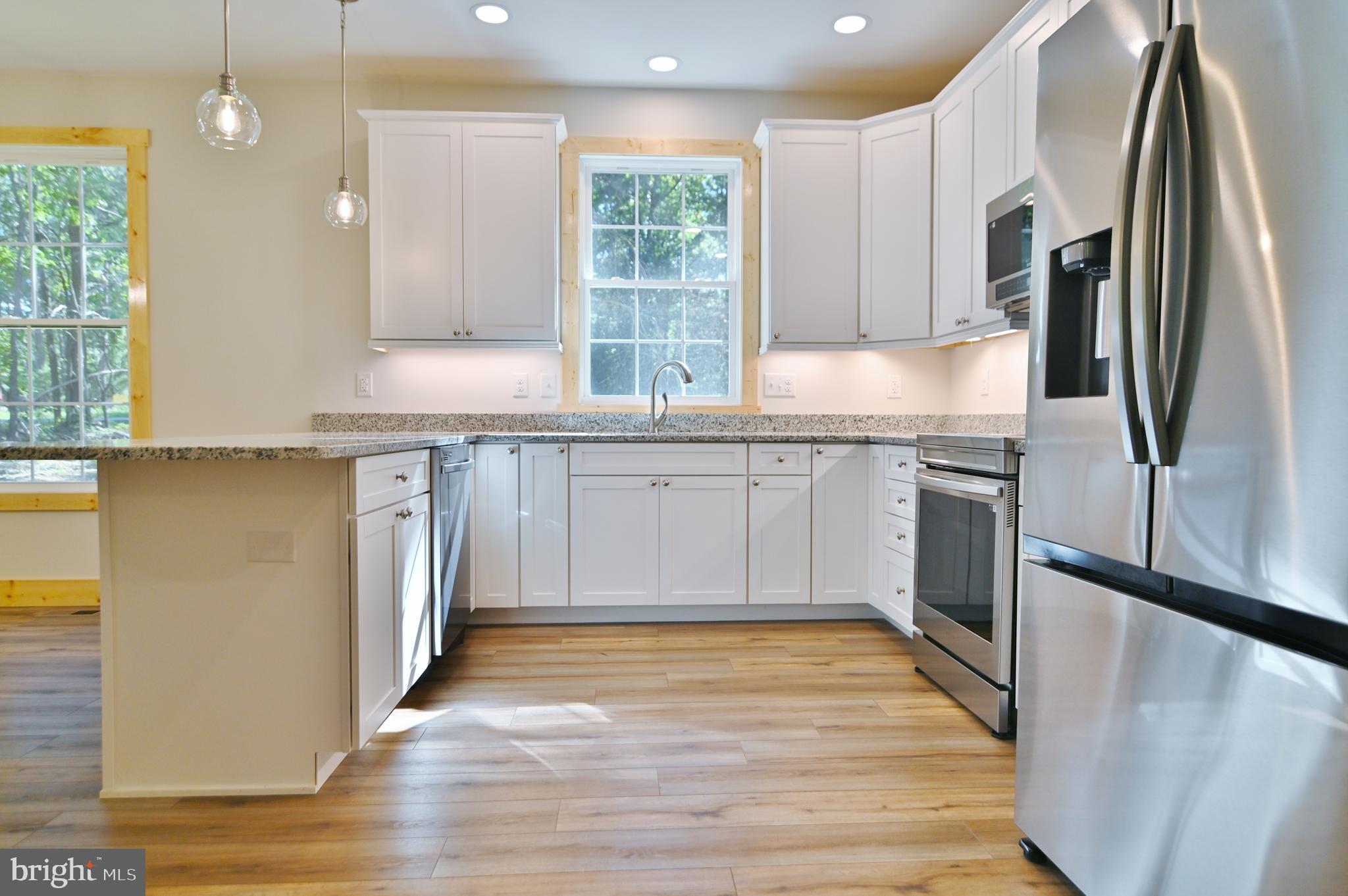 8125 Supinlick Ridge Road Mount Jackson, VA 22842 - Photo 14 of 76 Gourmet Kitchen w/ Soft Close Cabinetry