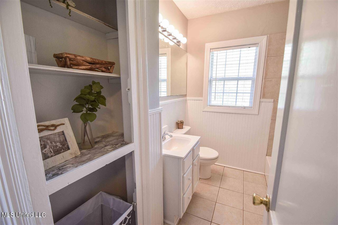 106 Overby Street Brandon, MS 39042 - Photo 21 of 29 Bathroom