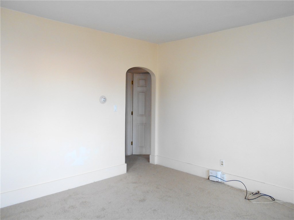 68 Calder Street Pawtucket, RI 02861 - Photo 4 of 31 Gallery Image 4