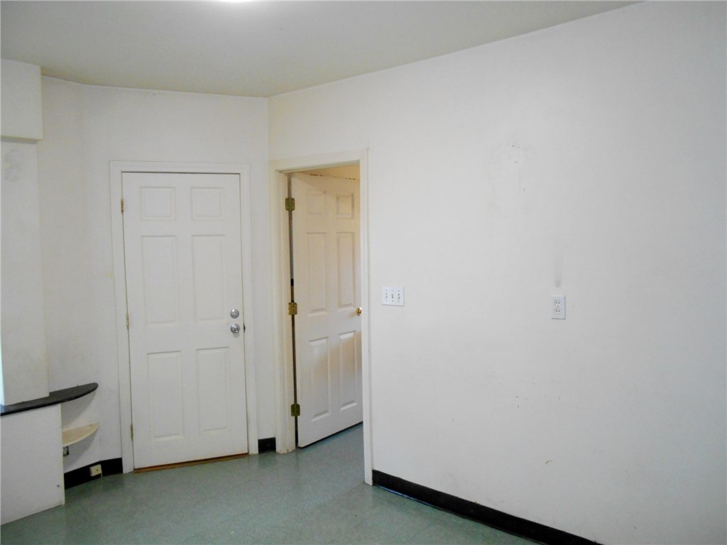68 Calder Street Pawtucket, RI 02861 - Photo 10 of 31 Gallery Image 10