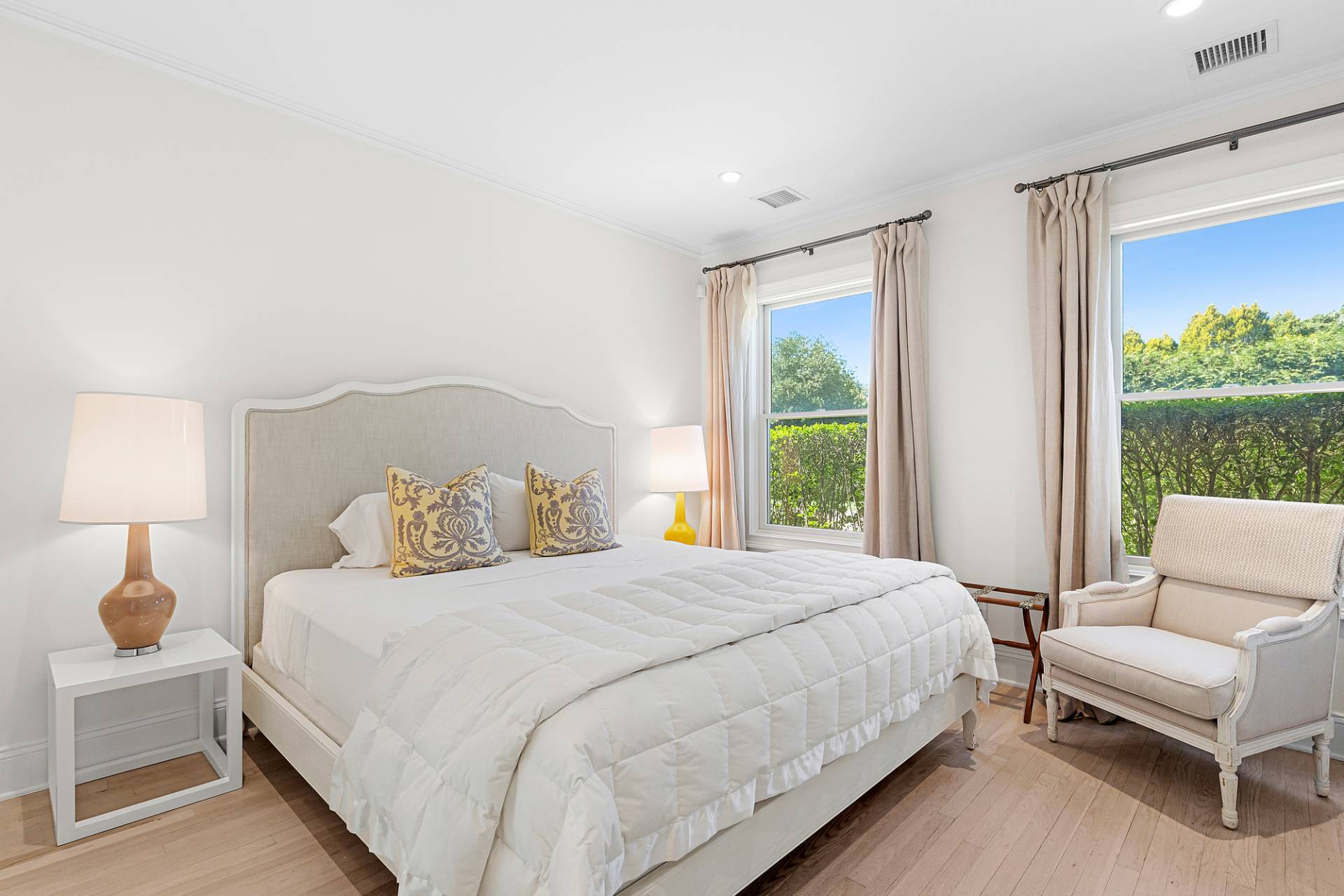 1 Egypt Close East Hampton, NY 11937 - Photo 22 of 38 a bedroom with a bed and a couch