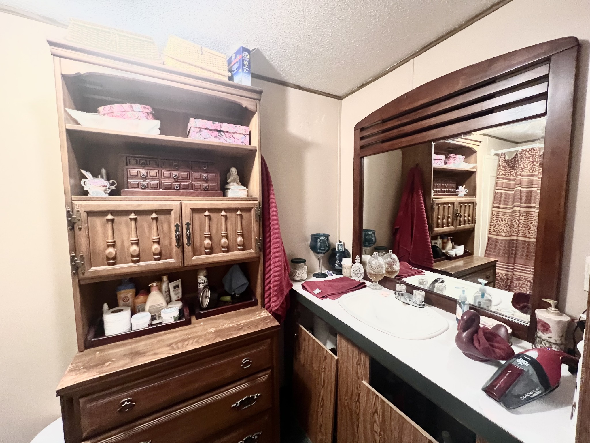 15 Red House Road Elora, TN 37328 - Photo 17 of 21 a bathroom with a sink and a mirror