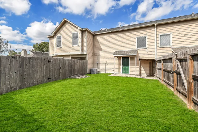 $1,200 | 10007 Emerald Creek Drive, Unit C, Houston, TX 77070