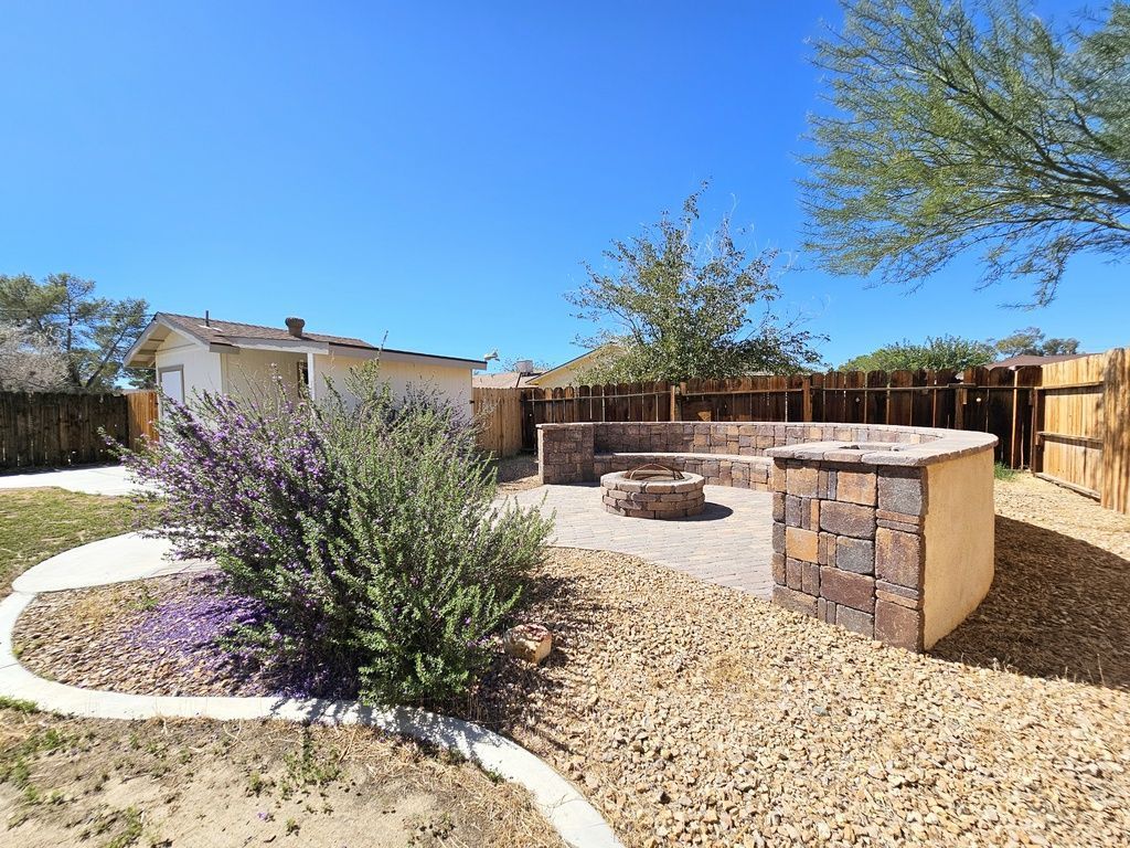 325 South Valley Street Ridgecrest, CA 93555 - Photo 29 of 34