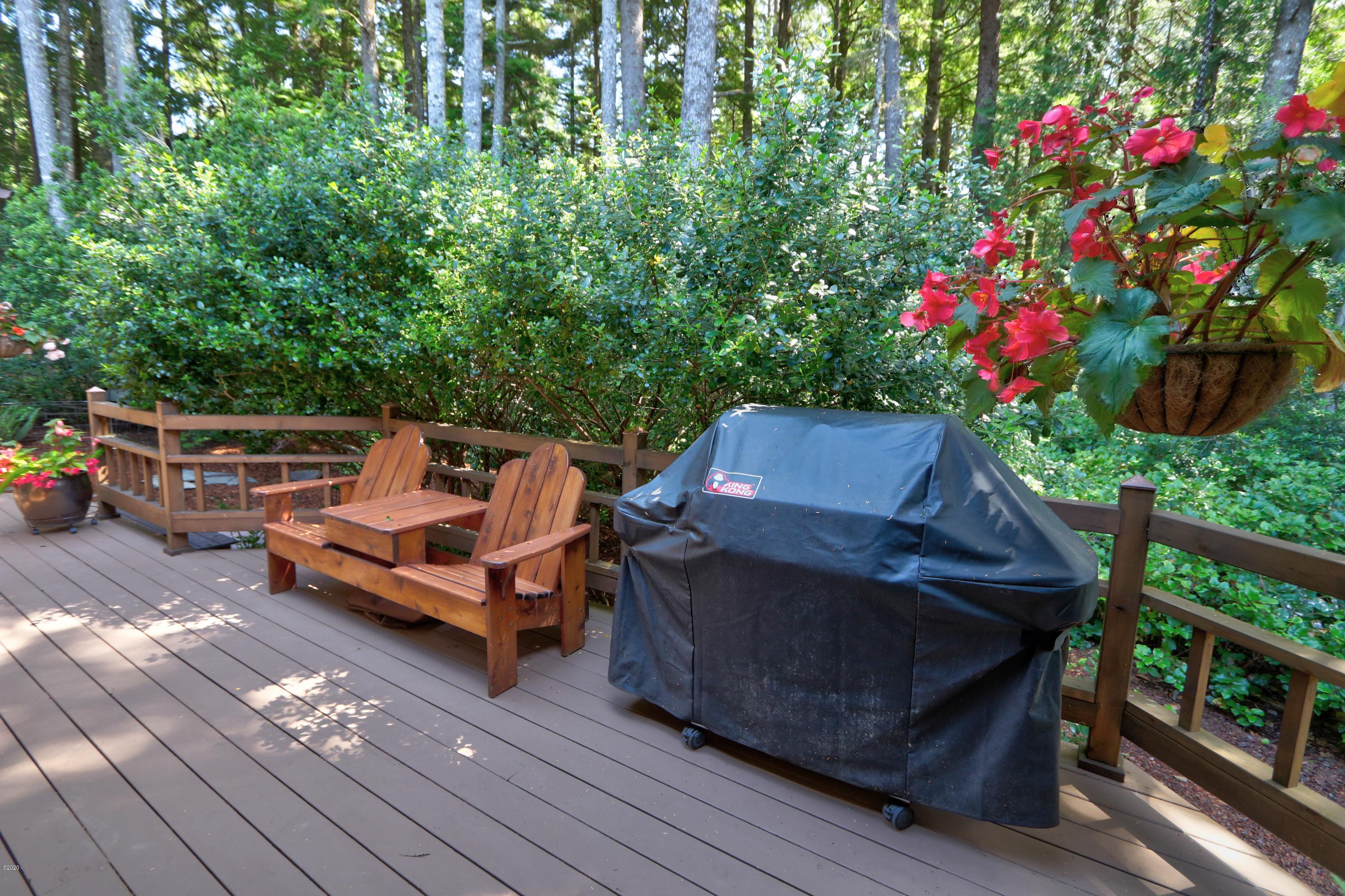 60 Gull Station Depoe Bay, OR 97341 - Photo 5 of 36 Deck in Rear