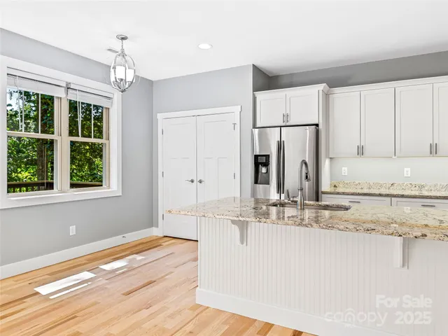 $599,900 | 71 Willow Bend, Hendersonville, NC 28792