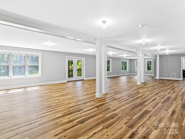 $599,900 | 71 Willow Bend, Hendersonville, NC 28792