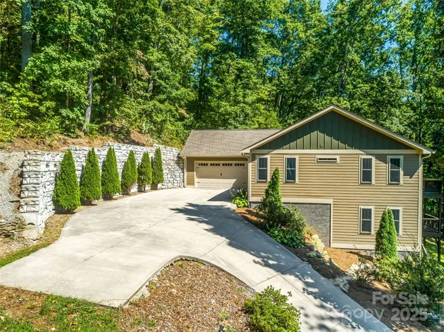 $599,900 | 71 Willow Bend, Hendersonville, NC 28792