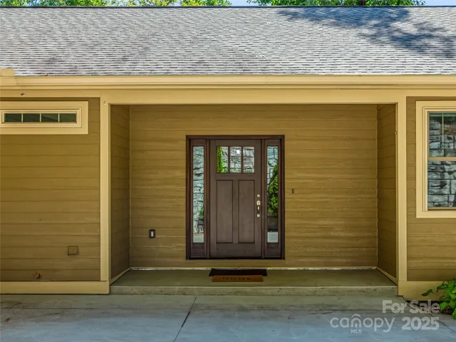 $599,900 | 71 Willow Bend, Hendersonville, NC 28792