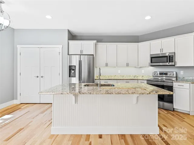 $599,900 | 71 Willow Bend, Hendersonville, NC 28792