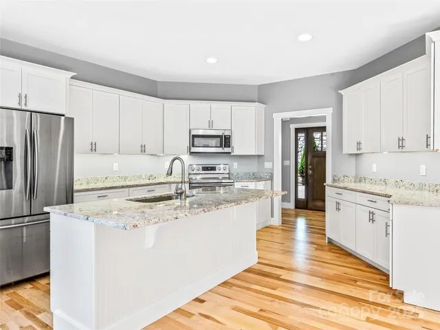 $599,900 | 71 Willow Bend, Hendersonville, NC 28792