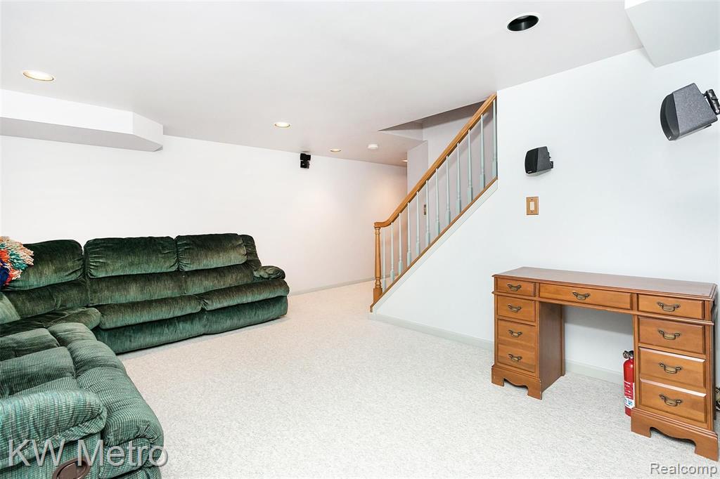 828 Ten Point Drive Rochester Hills, MI 48309 - Photo 26 of 56
