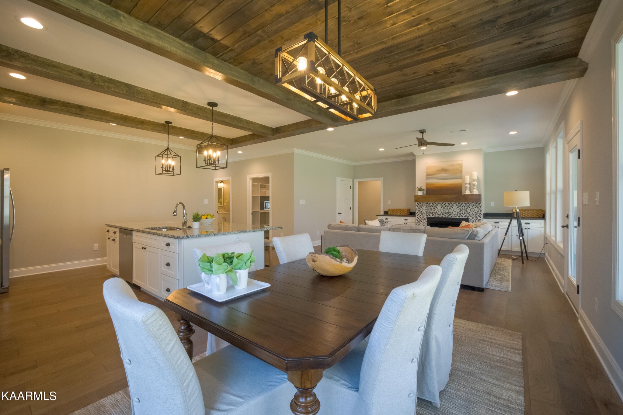162 Tsuhdatsi Way Loudon, TN 37774 - Photo 14 of 38 a view of a dining room with furniture
