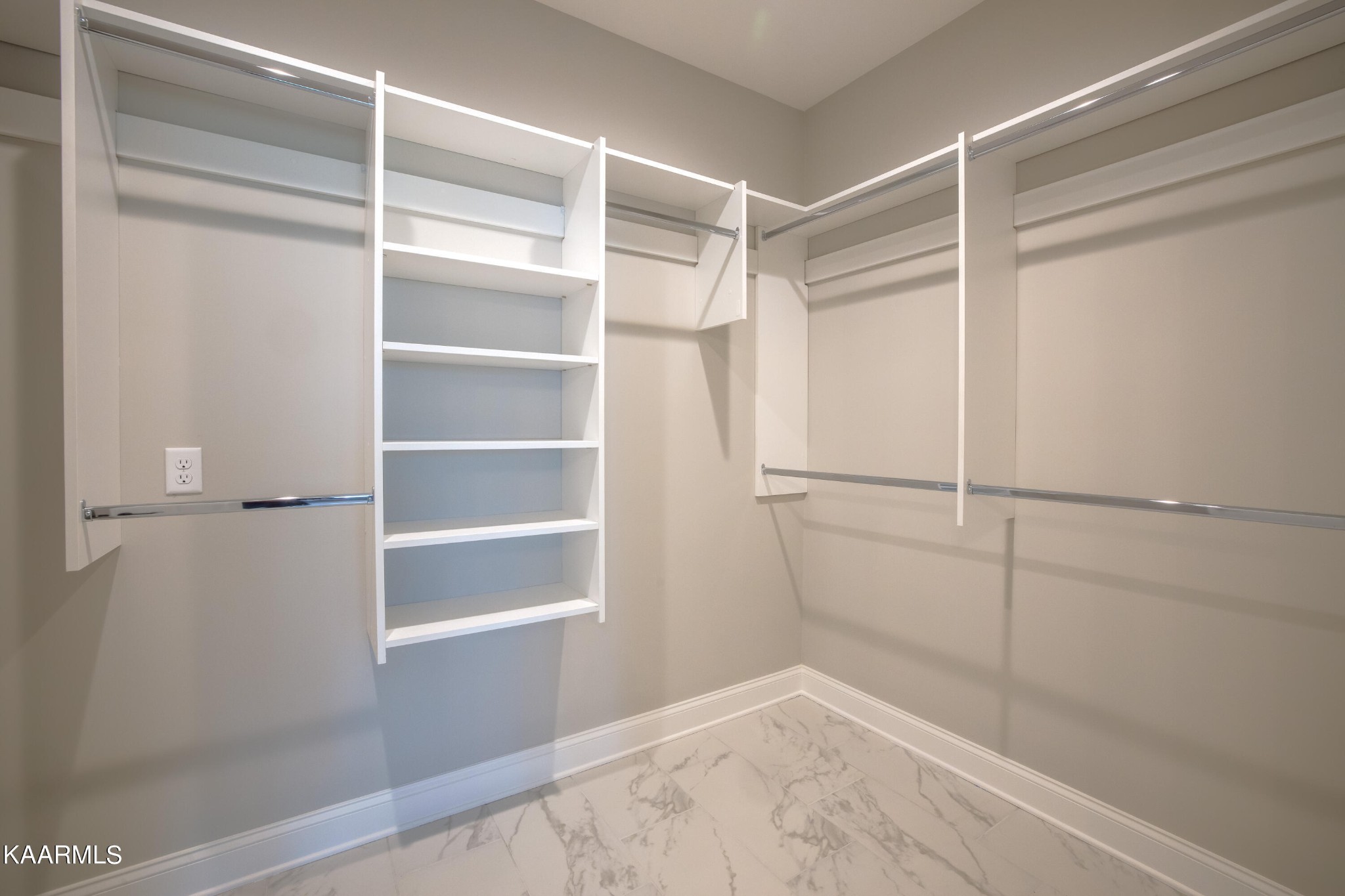 162 Tsuhdatsi Way Loudon, TN 37774 - Photo 23 of 38 a view of an empty walk in closet