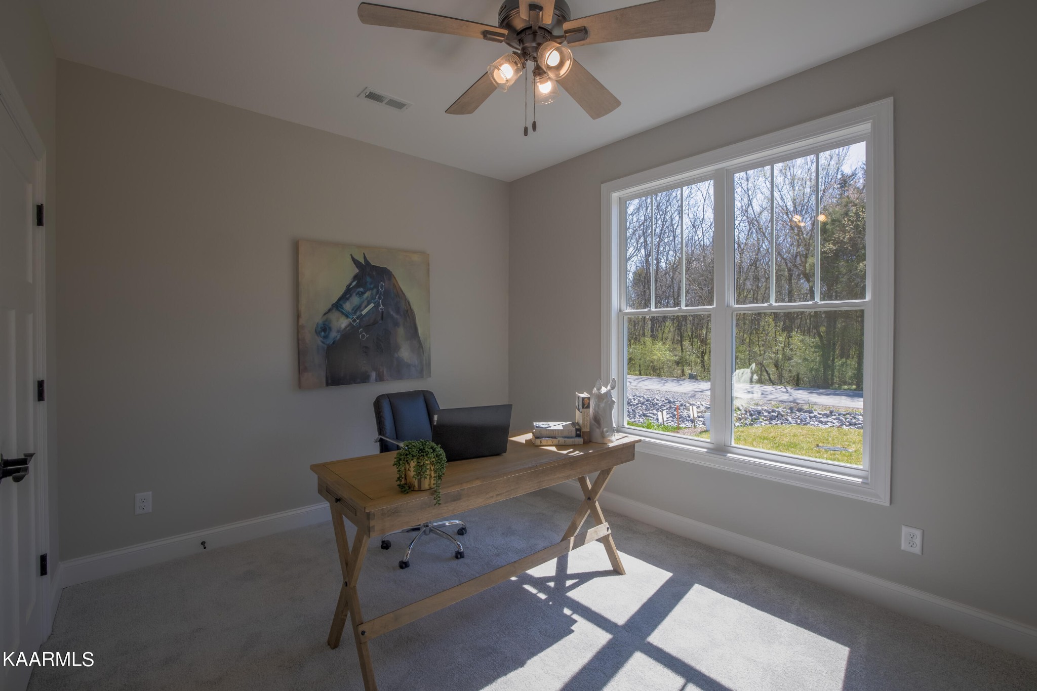 162 Tsuhdatsi Way Loudon, TN 37774 - Photo 30 of 38 a living room with furniture and a window