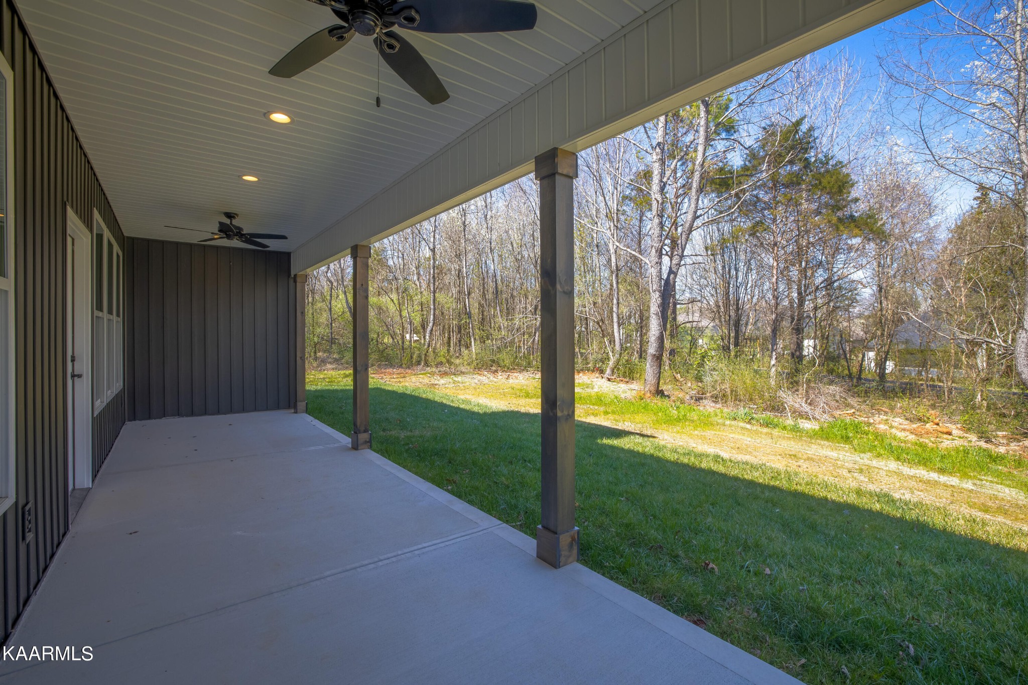 162 Tsuhdatsi Way Loudon, TN 37774 - Photo 37 of 38 a view of an entryway