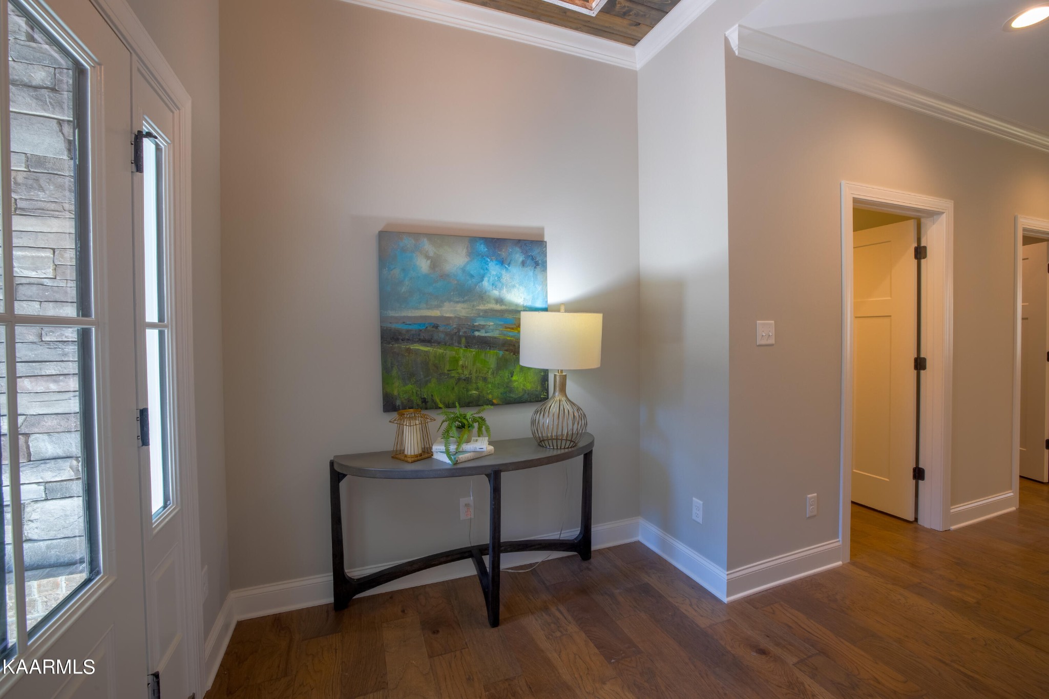 162 Tsuhdatsi Way Loudon, TN 37774 - Photo 5 of 38 a room that has a bed and a table in it