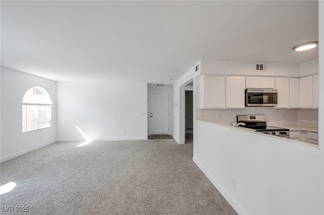 9325 West Desert Inn Road, Unit 120 Las Vegas, NV 89117 - Photo 5 of 16 Gallery Image 5