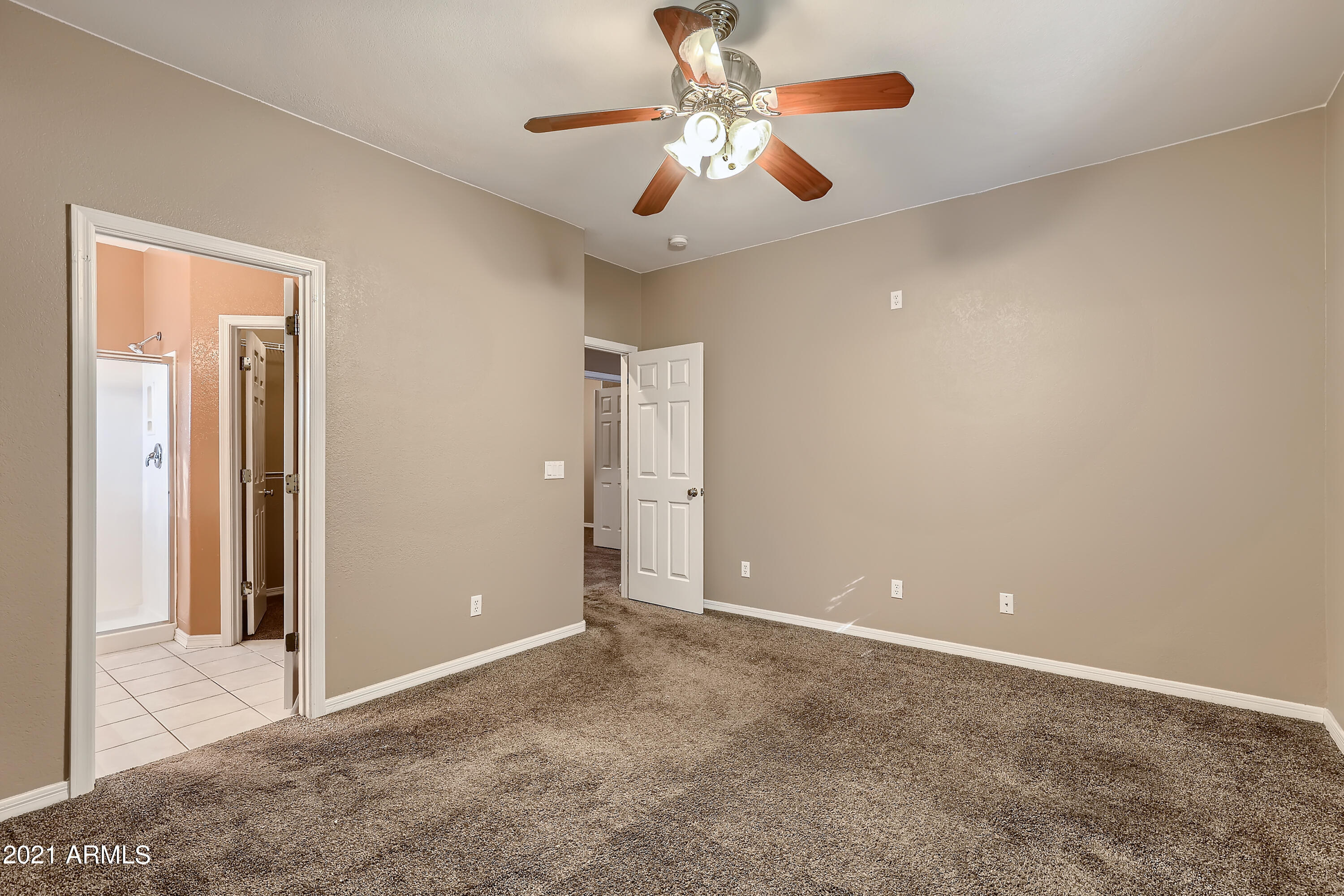 3013 East Fremont Road Phoenix, AZ 85042 - Photo 20 of 33 20-597377912-38 Primary Bedroom