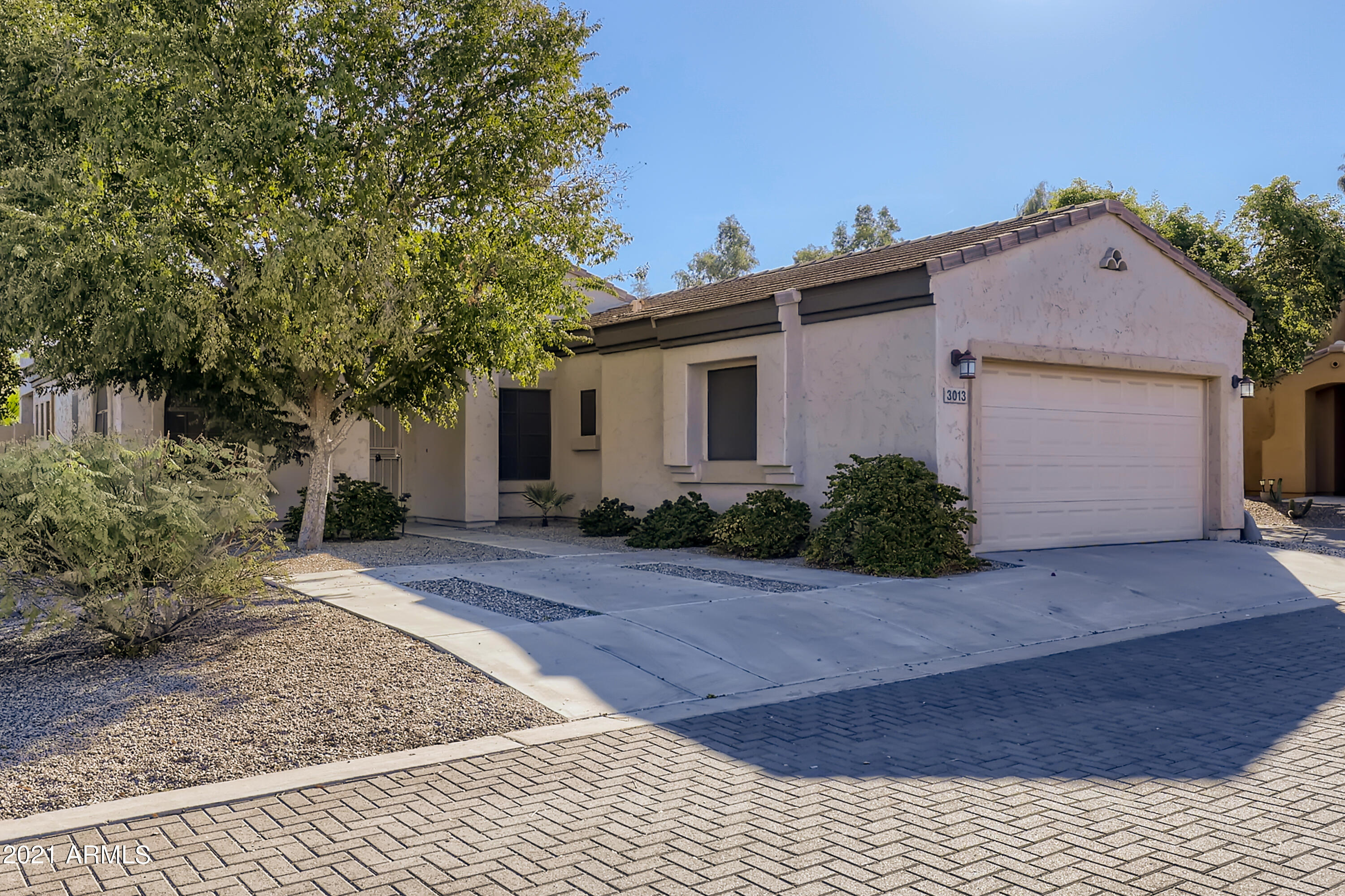 3013 East Fremont Road Phoenix, AZ 85042 - Photo 2 of 33 2-693005845-04 Exterior Front