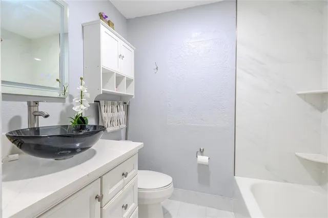 $324,900 | 4210 East Sandalwood Circle South, Tampa, FL 33617