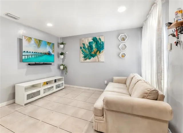 $324,900 | 4210 East Sandalwood Circle South, Tampa, FL 33617