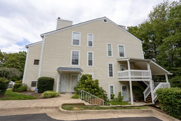 $1,742 | 11966 Cardamom Drive, Unit 11966, Woodbridge, VA 22192