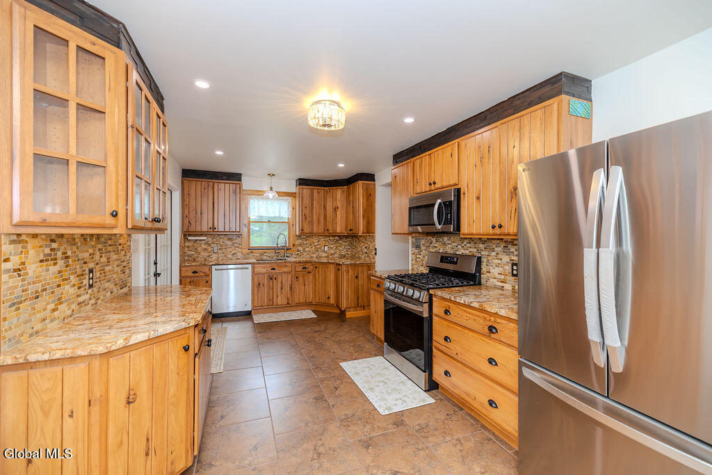859 Putnam Road Rotterdam, NY 12306 - Photo 38 of 90 0S4A6897