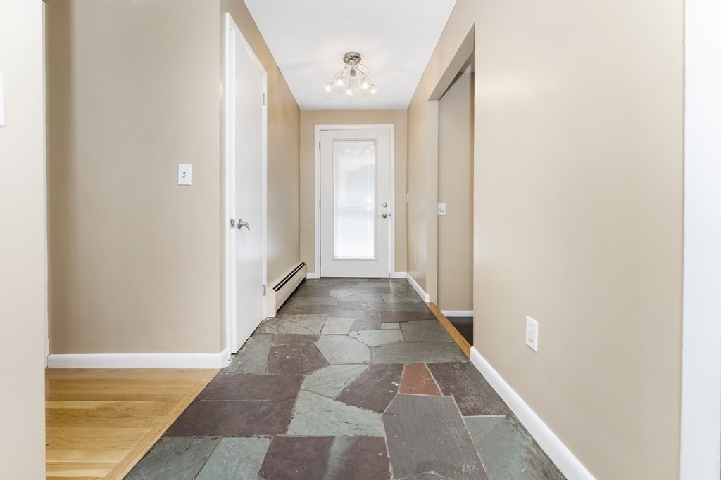6 Donna Road Worcester, MA 01609 - Photo 5 of 41 Gallery Image 5