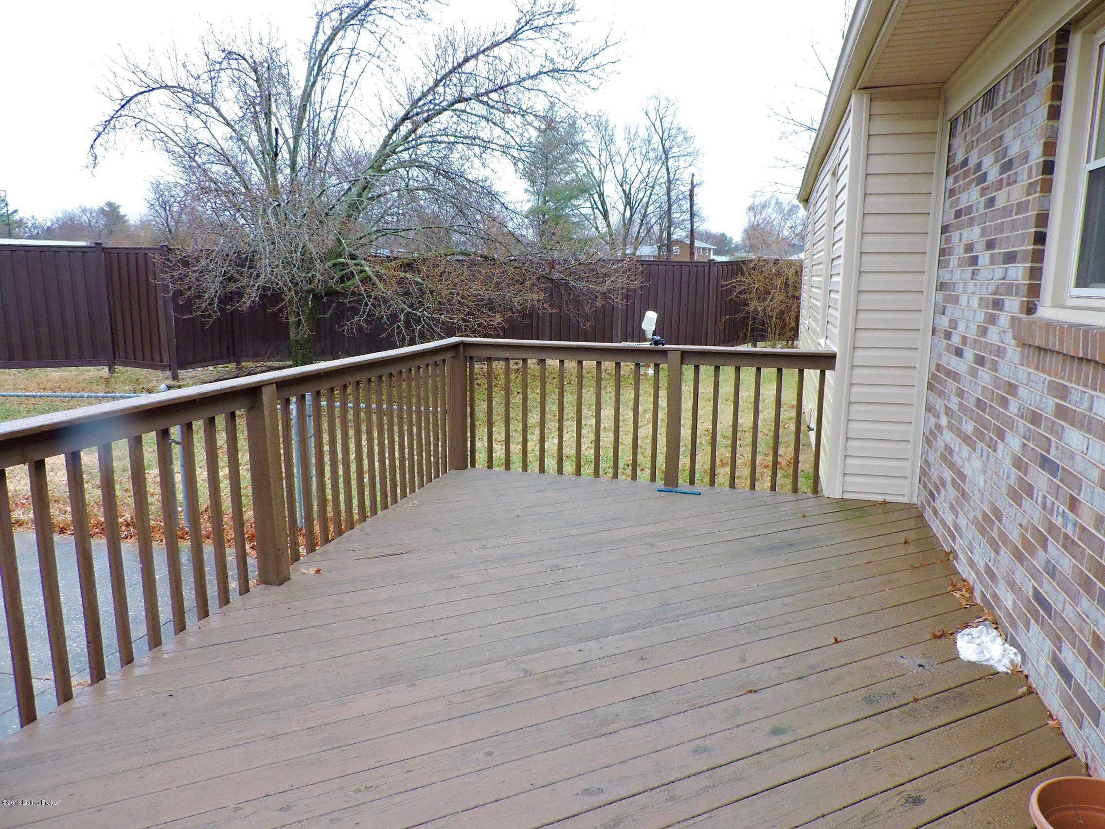 4607 Sandhill Road Louisville, KY 40219 - Photo 19 of 23 DSCN5107