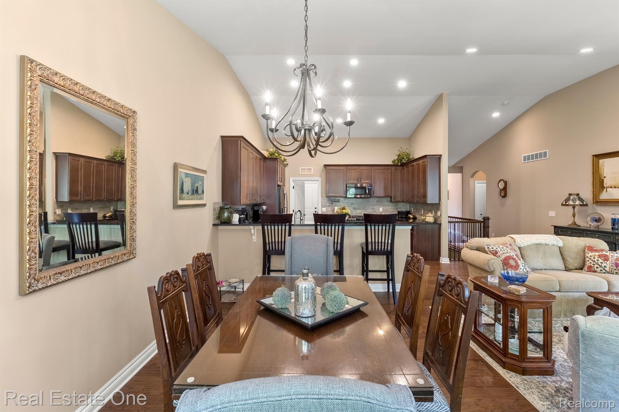 1075 Hampshire Court Rochester, MI 48307 - Photo 21 of 62 Gallery Image 21